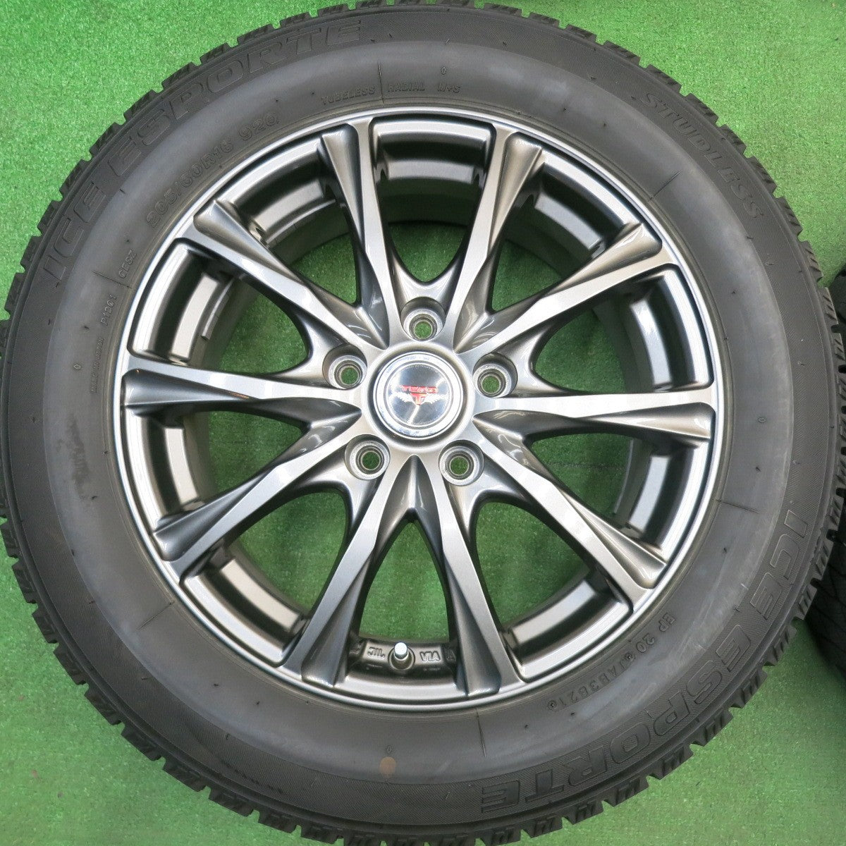 バリ溝！キレイ！8.5分★スタッドレス 205/60R16 アイスエスポルテ TEAD テッド 16インチ PCD114.3/5H★6011102HAス