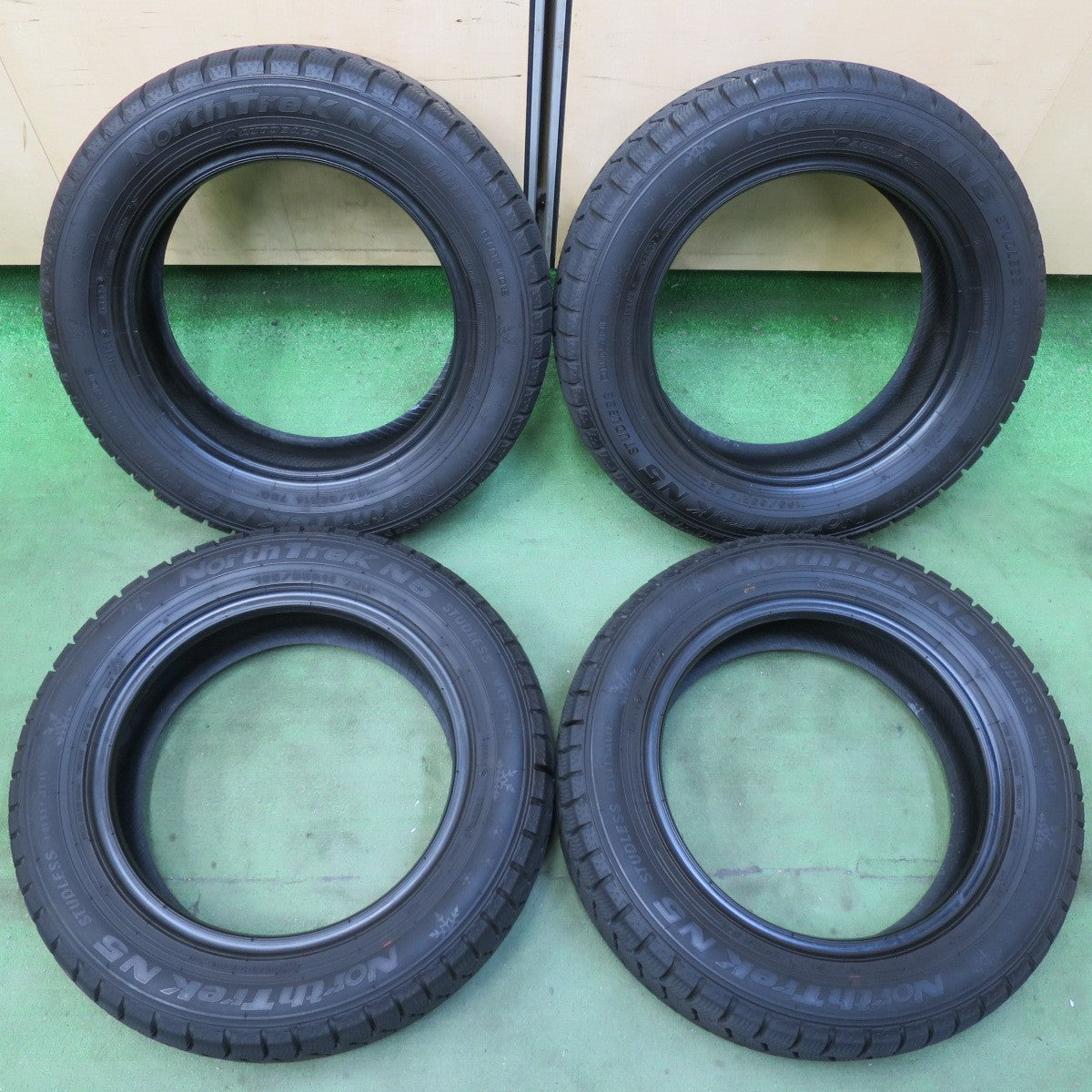 バリ溝！23年！9.5分★スタッドレス 165/65R14 オートバックス ノーストレック N5 タイヤ 14インチ タンク ルーミー 等★5101406イスタ