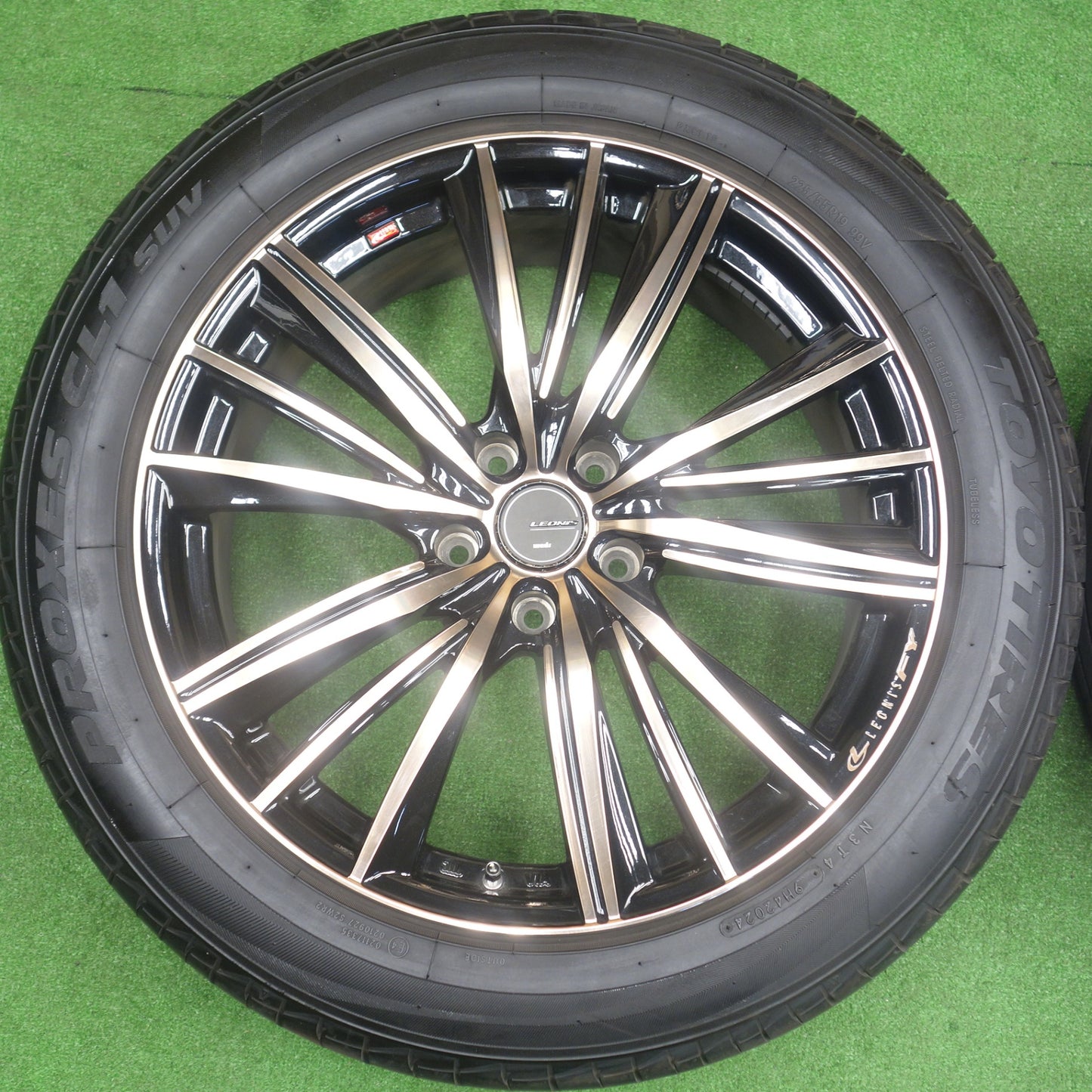 バリ溝！24年！キレイ！9.5分★LEONIS FY 225/55R19 トーヨー プロクセス CL1 SUV レオニス 19インチ PCD114.3/5H★6020503KTノ