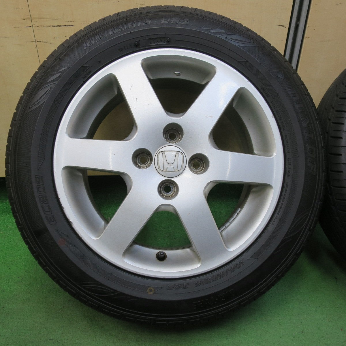 バリ溝！24年！ほぼ10分★ホンダ フィット 純正 185/65R15 ダンロップ EC202 15インチ PCD100/4H★5051715イノ