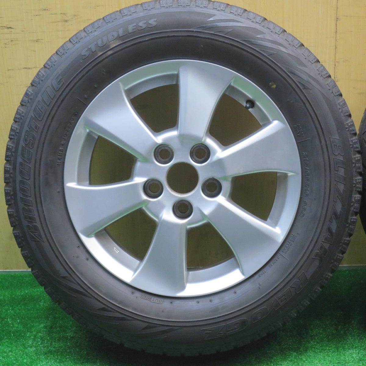 キレイ★トヨタ 20系 アルファード ヴェルファイア 純正 215/65R16 スタッドレス ブリヂストン ブリザック REVO GZ 16インチ PCD114.3/5H★5101604NJス