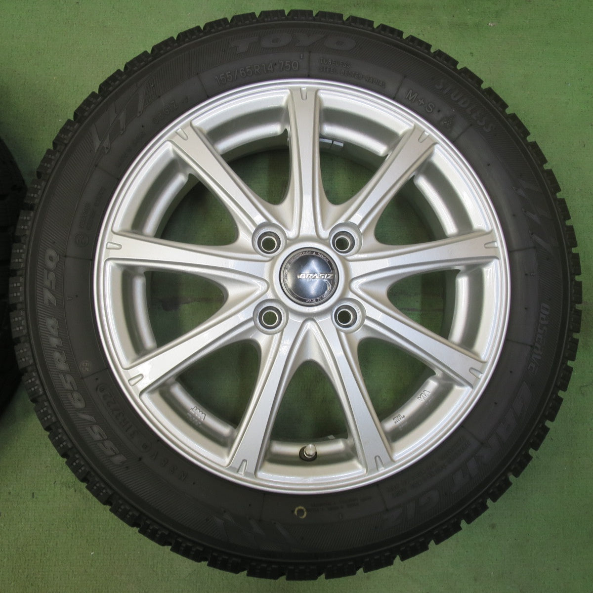 バリ溝！22年！キレイ！9分◎スタッドレス 155/65R14 トーヨー オブザーブ ガリット GIZ QRASIZ KOSEI クレイシズ コーセイ 14インチ PCD100/4H◎6092310イス