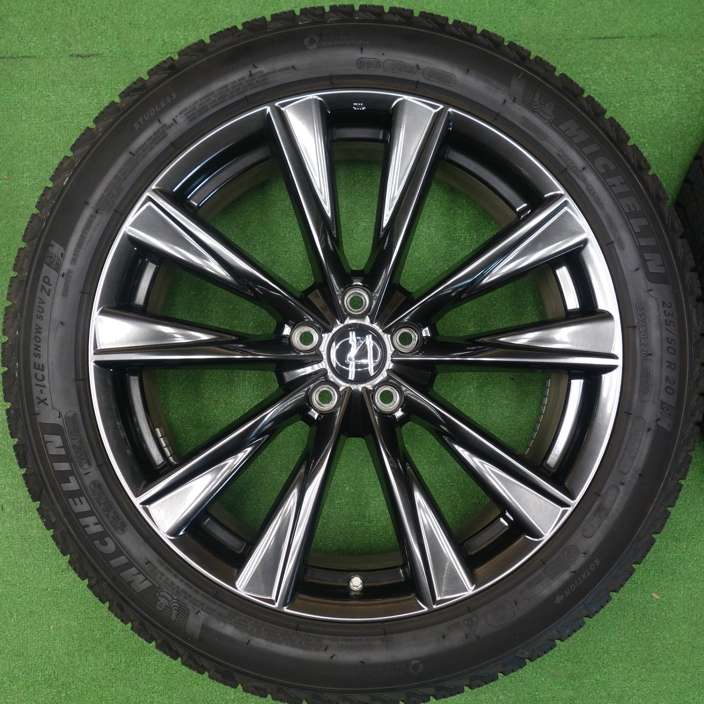 センサー付き！バリ溝！キレイ！9.5分◎レクサス NX Fスポーツ 純正 235/50R20 スタッドレス ミシュラン X-ICE SNOW SUV ZP 20インチ PCD114.3/5H◎6061701KTス
