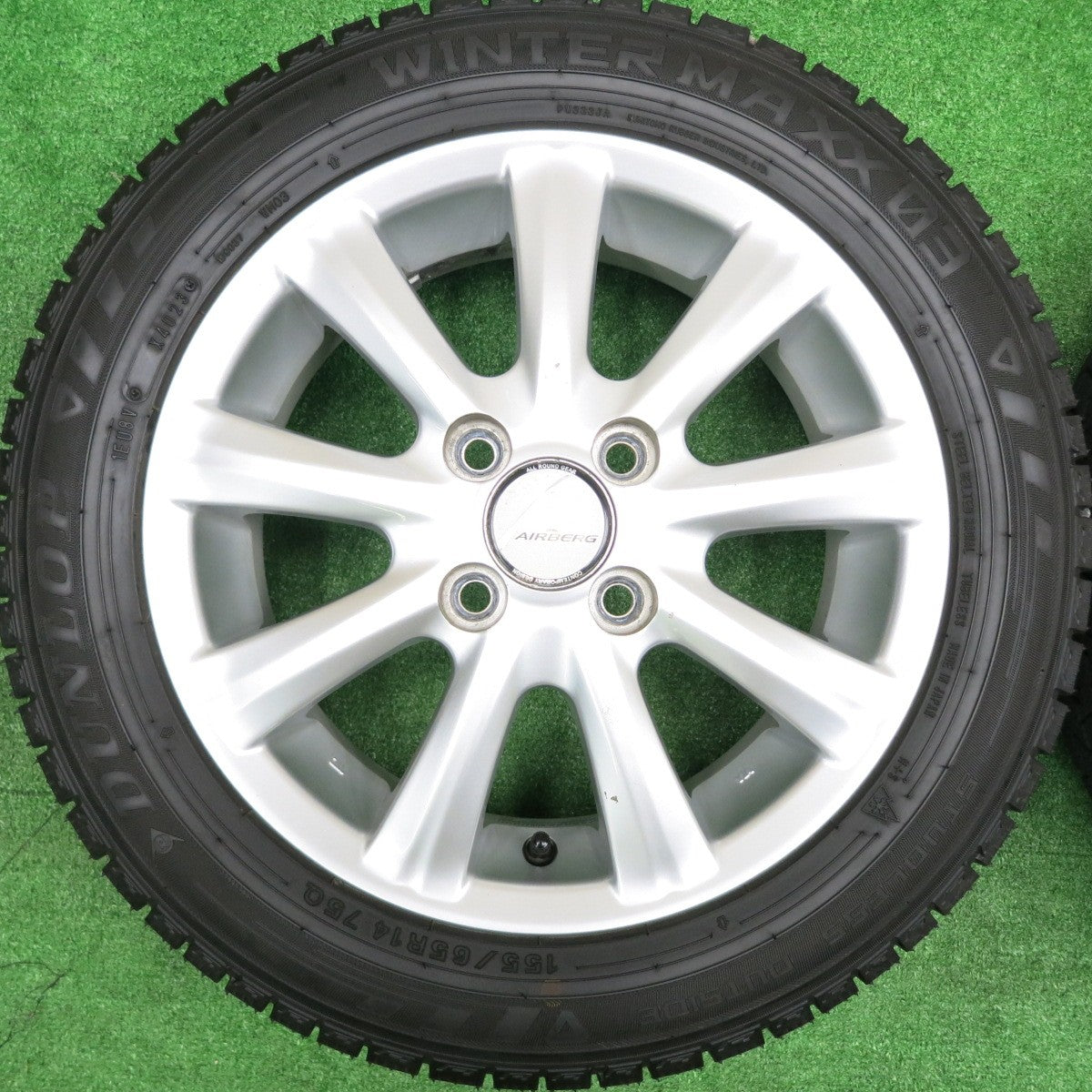 [送料無料] バリ溝！23年！ほぼ10分★スタッドレス 155/65R14 ダンロップ ウインターマックス03 AIRBERG エアベルグ 14インチ PCD100/4H★4092303HAス