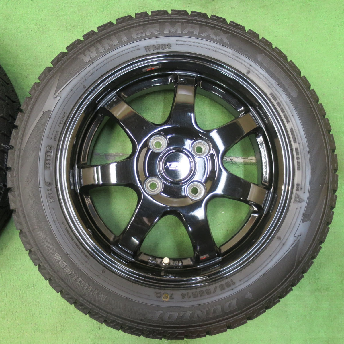 [送料無料] バリ溝！22年！綺麗！9.5分以上★スタッドレス X CROSS SPEED 165/65R14 ダンロップ ウインターマックス WM02 PREMIUM ソリオ ハスラー 等 PCD100/4H★5011306イス