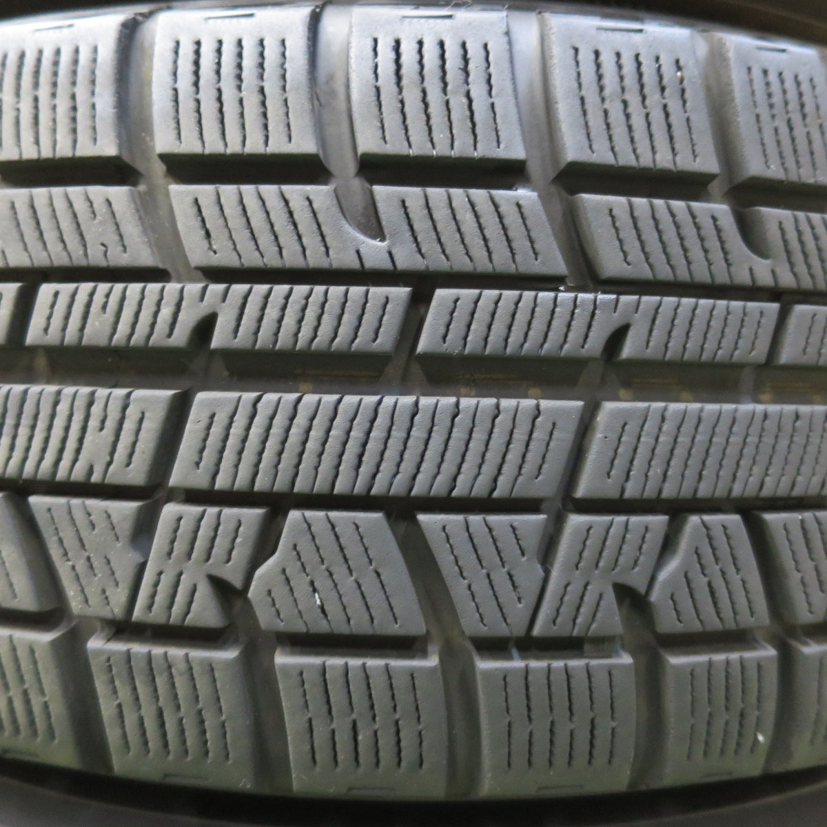 バリ溝！9分★プリウス 等 195/65R15 スタッドレス ヨコハマ アイスガード iG50 プラス Staker 15インチ PCD100/5H★5101601イス