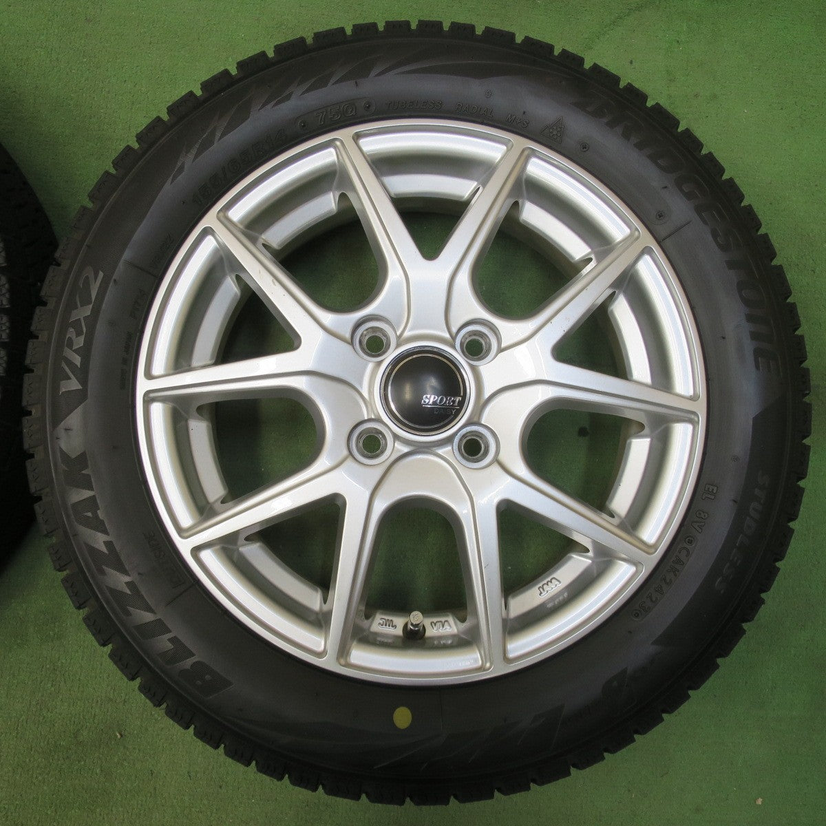 キレイ！23年★スタッドレス 155/65R14 ブリヂストン ブリザック VRX2 SPORT DAISY スポルト デイジー 14インチ PCD100/4H★5111104イス
