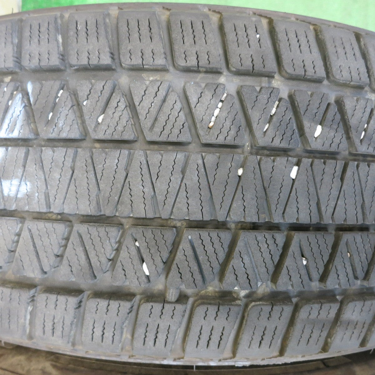 キレイ！24年★スタッドレス 235/65R18 ブリヂストン ブリザック DM-V3 Lefinada レフィナーダ 18インチ PCD114.3/5H★6053107HAス