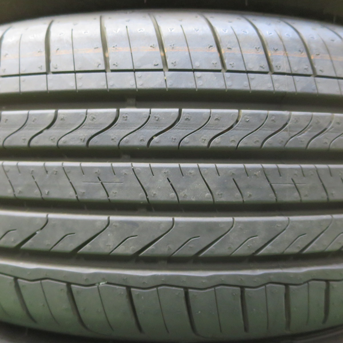 超バリ溝！25年！ほぼ10分★195/60R16 グッドイヤー ASSURANCE TRIPLEMAX2 タイヤ 16インチ フロンクス ウィッシュ セレナ 等★6022105イノタ