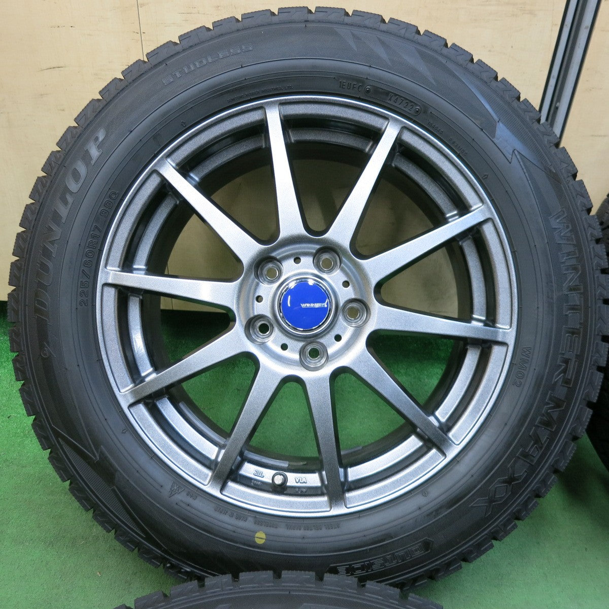 [送料無料] 超バリ溝！22年！キレイ！ほぼ10分★スタッドレス 225/60R17 ダンロップ ウインターマックス WM02 WINNERS ウィナーズ 17インチ PCD114.3/5H★5022608SYス