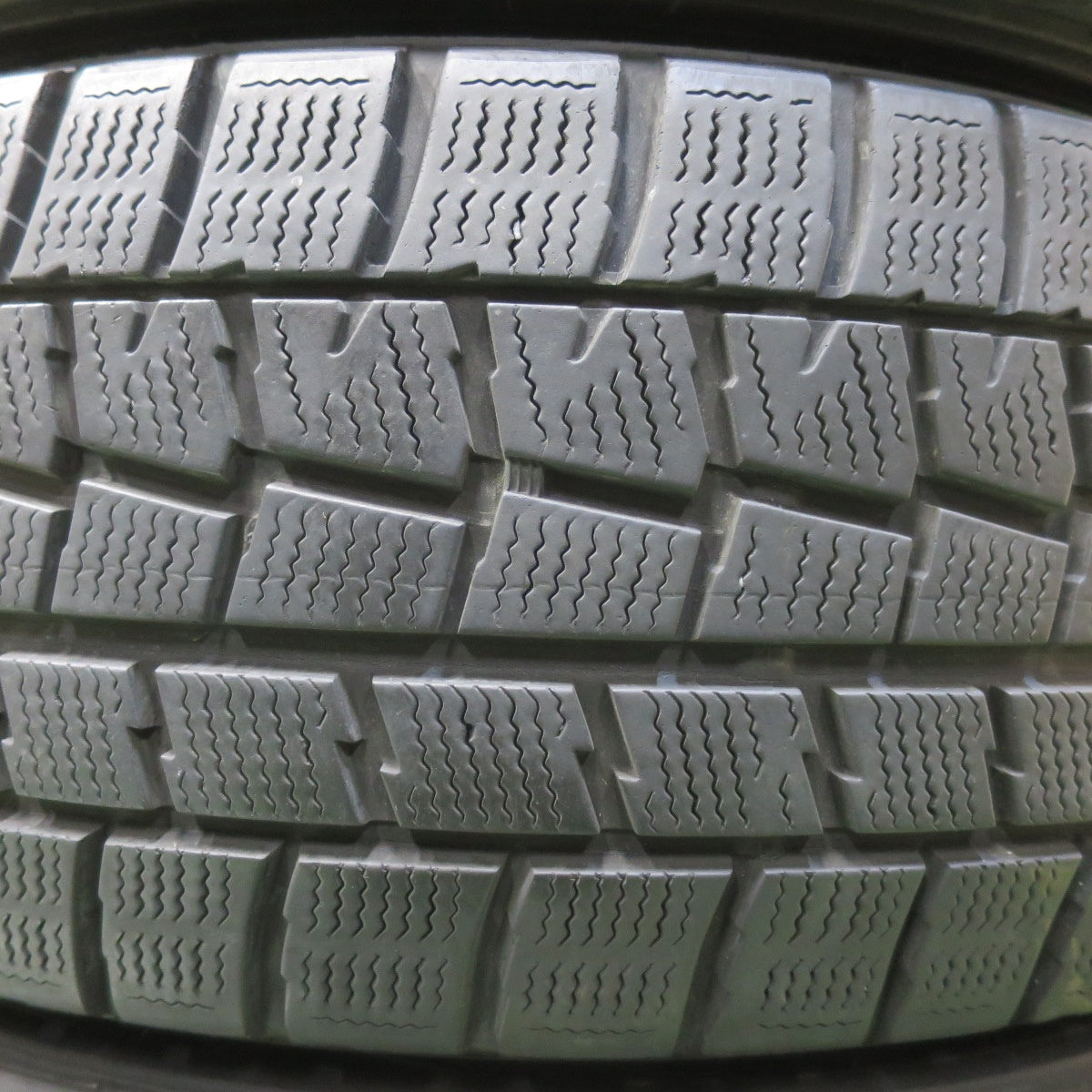 バリ溝！8.5分★スタッドレス 215/60R17 ダンロップ ウインターマックス WM01 タイヤ 17インチ C-HR カローラクロス エスティマ 等★6012705イスタ