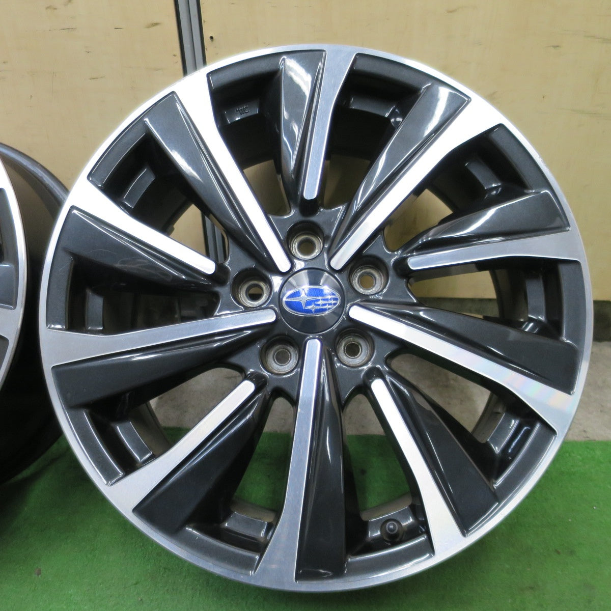 4本価格★スバル VN5 レヴォーグ STI スポーツ 純正 ホイール 18インチ 18×7.5J PCD114.3/5H★6040703NGホ