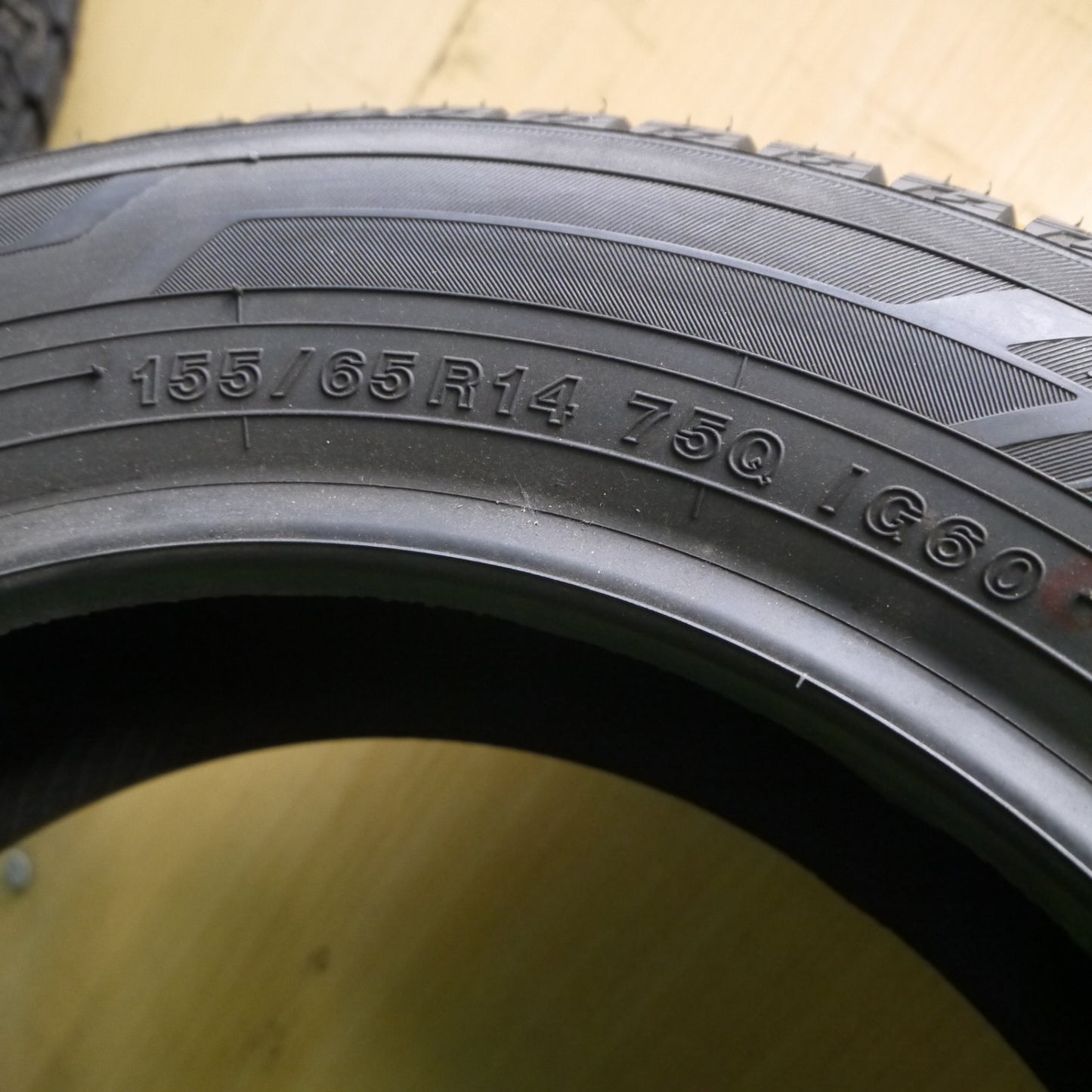 *送料無料* 未使用★スタッドレス 155/65R14 ヨコハマ アイスガード iG60 タイヤ 14インチ タント ミライース ラパン N-ONE 等★4040205Hスタ