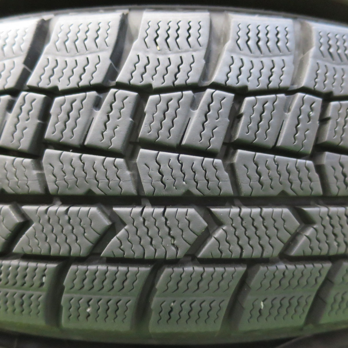 [送料無料] バリ溝！22年！9.5分★スタッドレス 165/65R14 ダンロップ ウインターマックス WM02 SPORT KRONE 14インチ PCD100/4H★4103113イス
