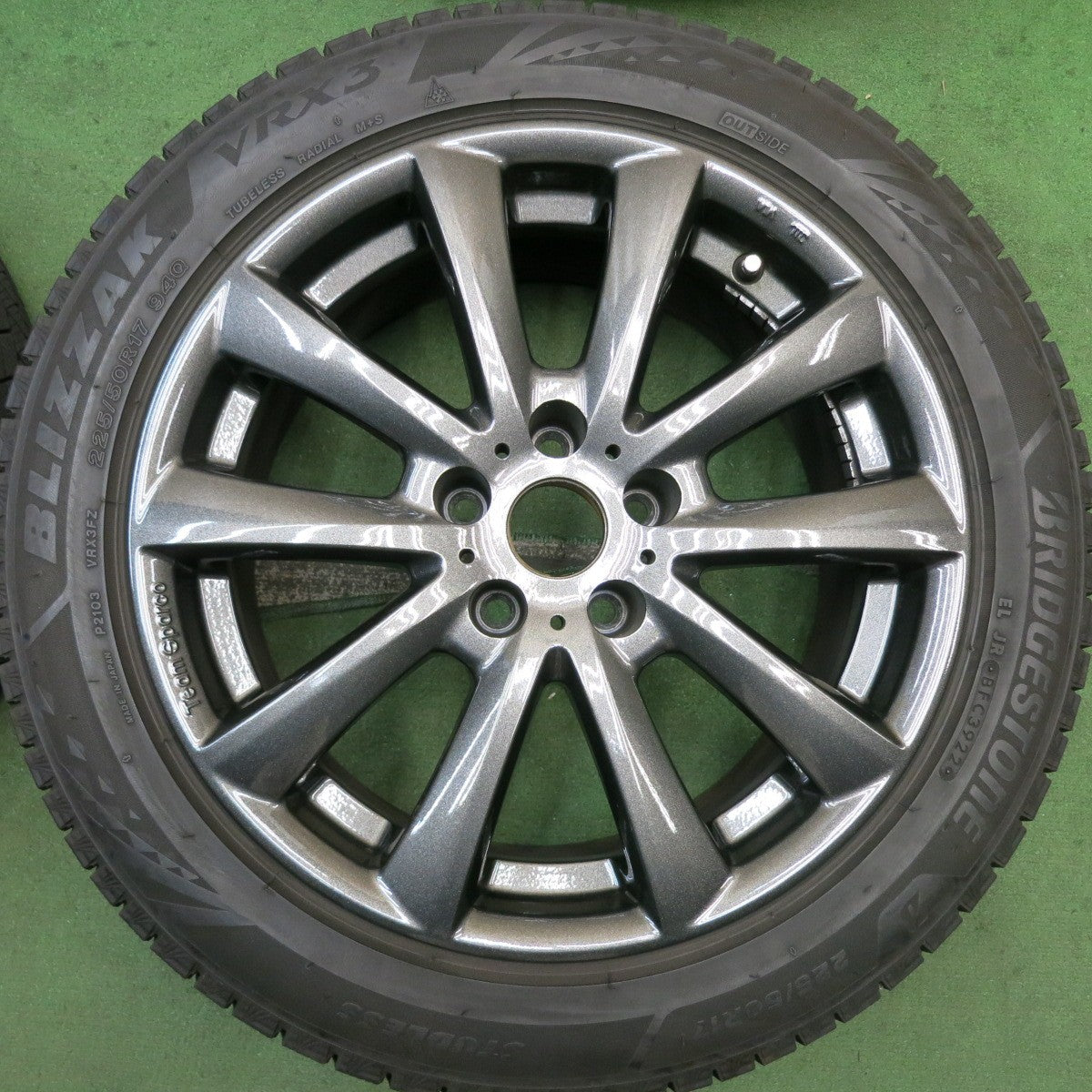 バリ溝！22年！キレイ！9.5分★アウディ 等 Team Sparco Valosa 225/50R17 スタッドレス ブリヂストン ブリザック VRX3 チームスパルコ ヴァローザ PCD112/5H★5080914HAス