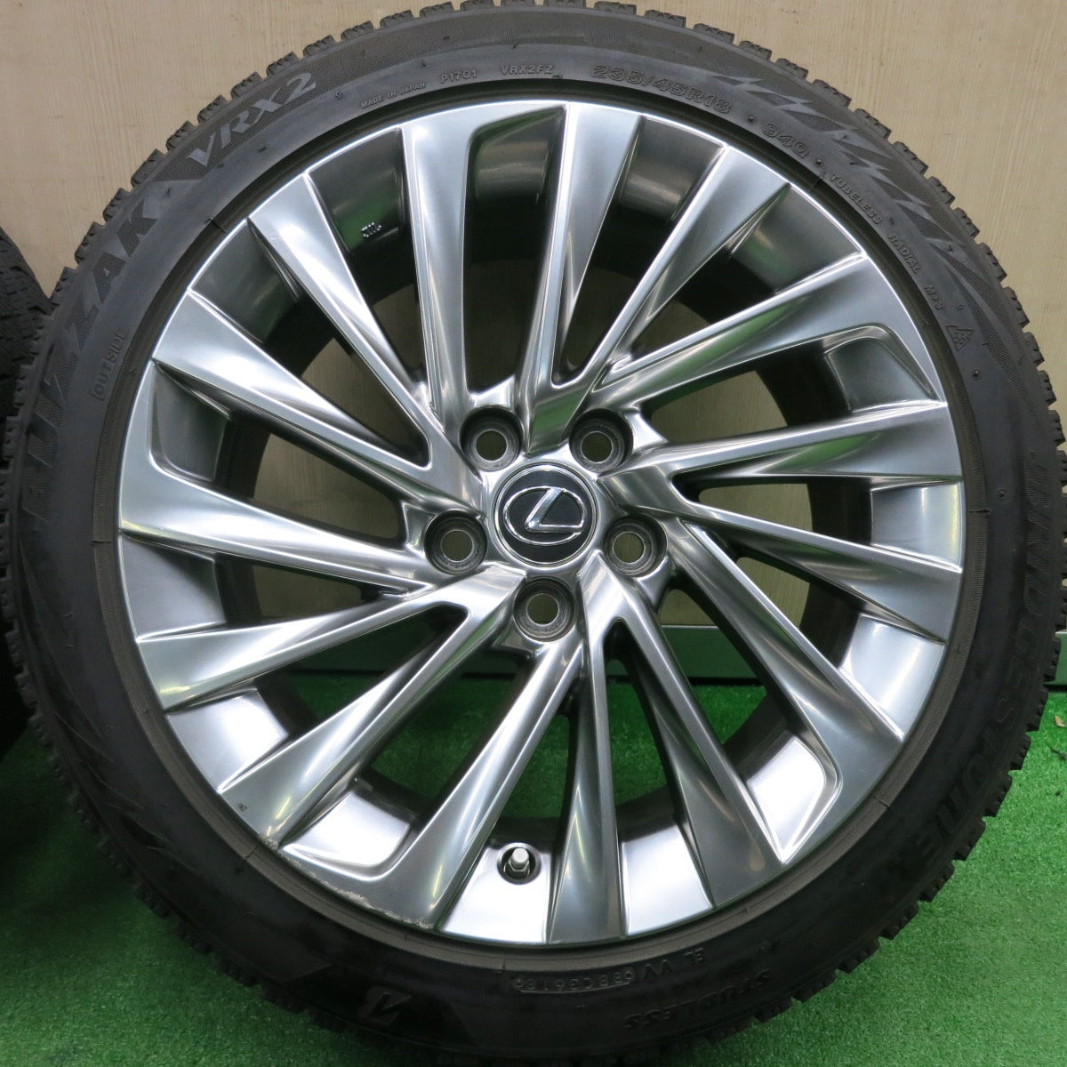 [送料無料] センサー付！キレイ★レクサス ES バージョンL 純正 235/45R18 スタッドレス ブリヂストン ブリザック VRX2 18インチ PCD114.3/5H★4111601HAス