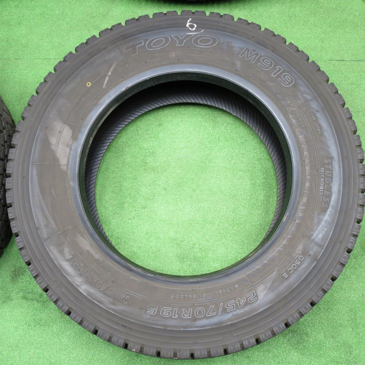 バリ溝！25年！9.5分★トラック タイヤ 245/70R19.5 136/134J スタッドレス トーヨー M919 19.5インチ★6033002NKスタ