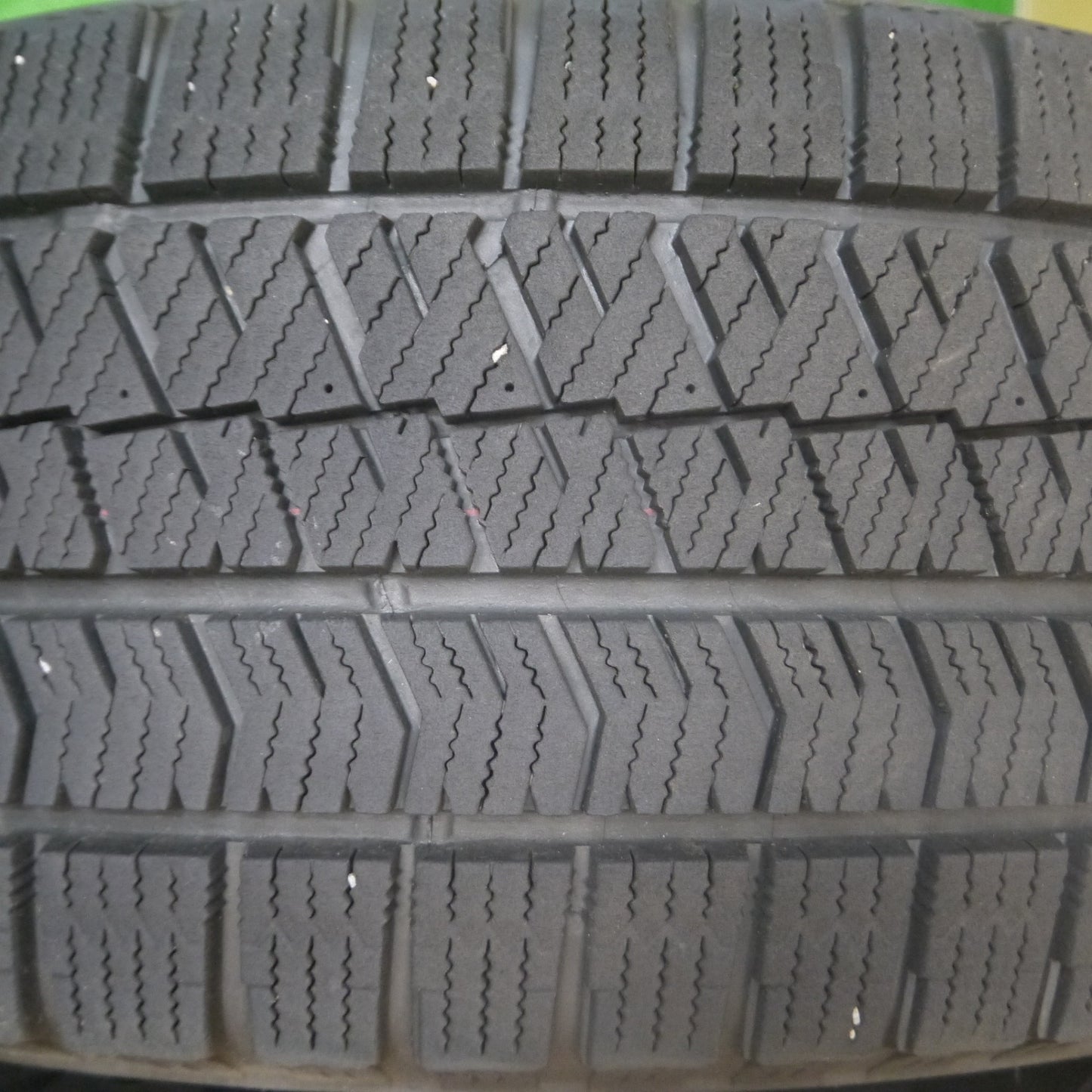 *送料無料* バリ溝！21年！キレイ！8.5分★スタッドレス 215/65R16 ブリヂストン ブリザック VRX2 BALMINUM バルミナ 16インチ PCD114.3/5H★4081905Hス