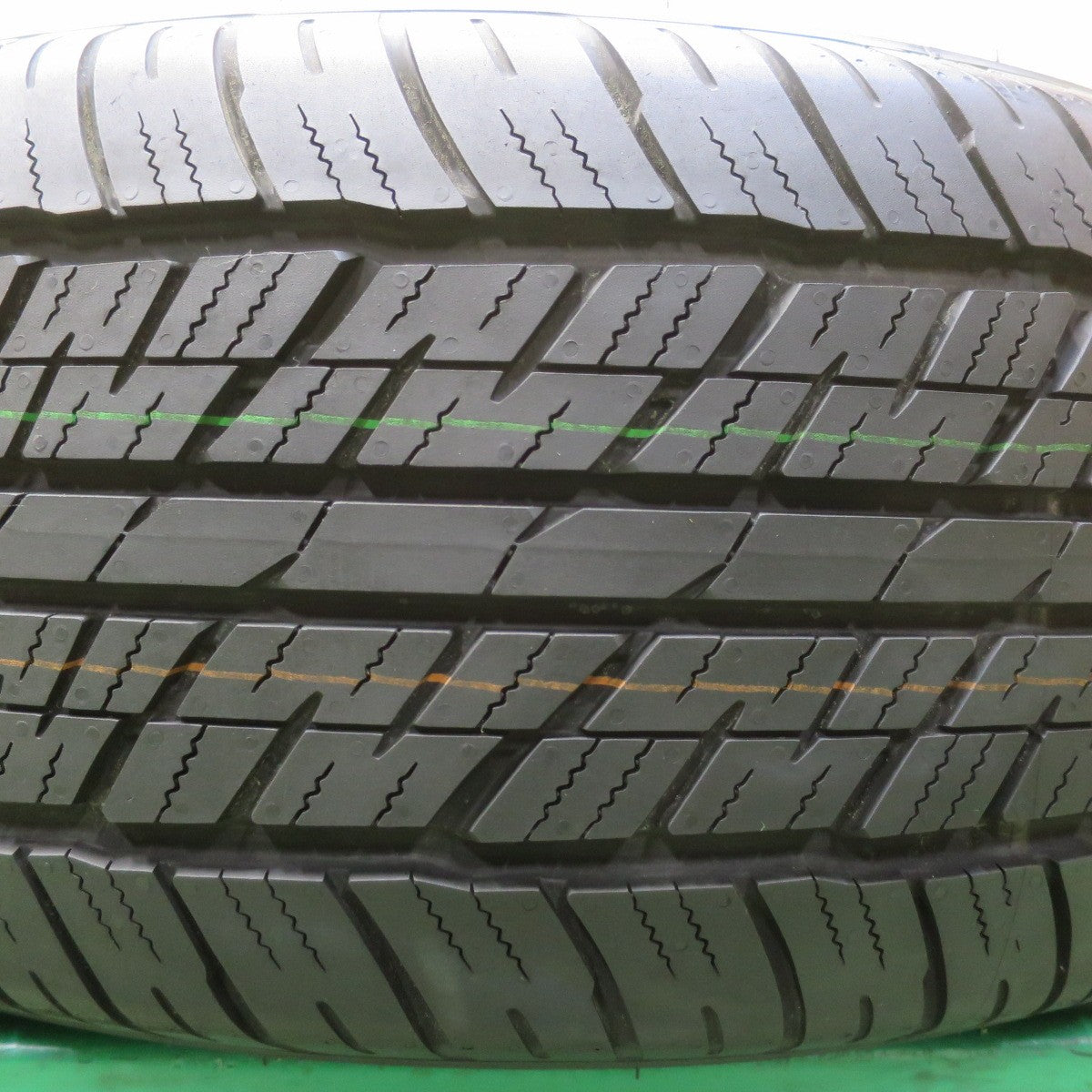 新車外し！24年！1本★265/65R18 ダンロップ AT23 グラントレック タイヤ 18インチ ランクル 250 300 等★6051210イノタ