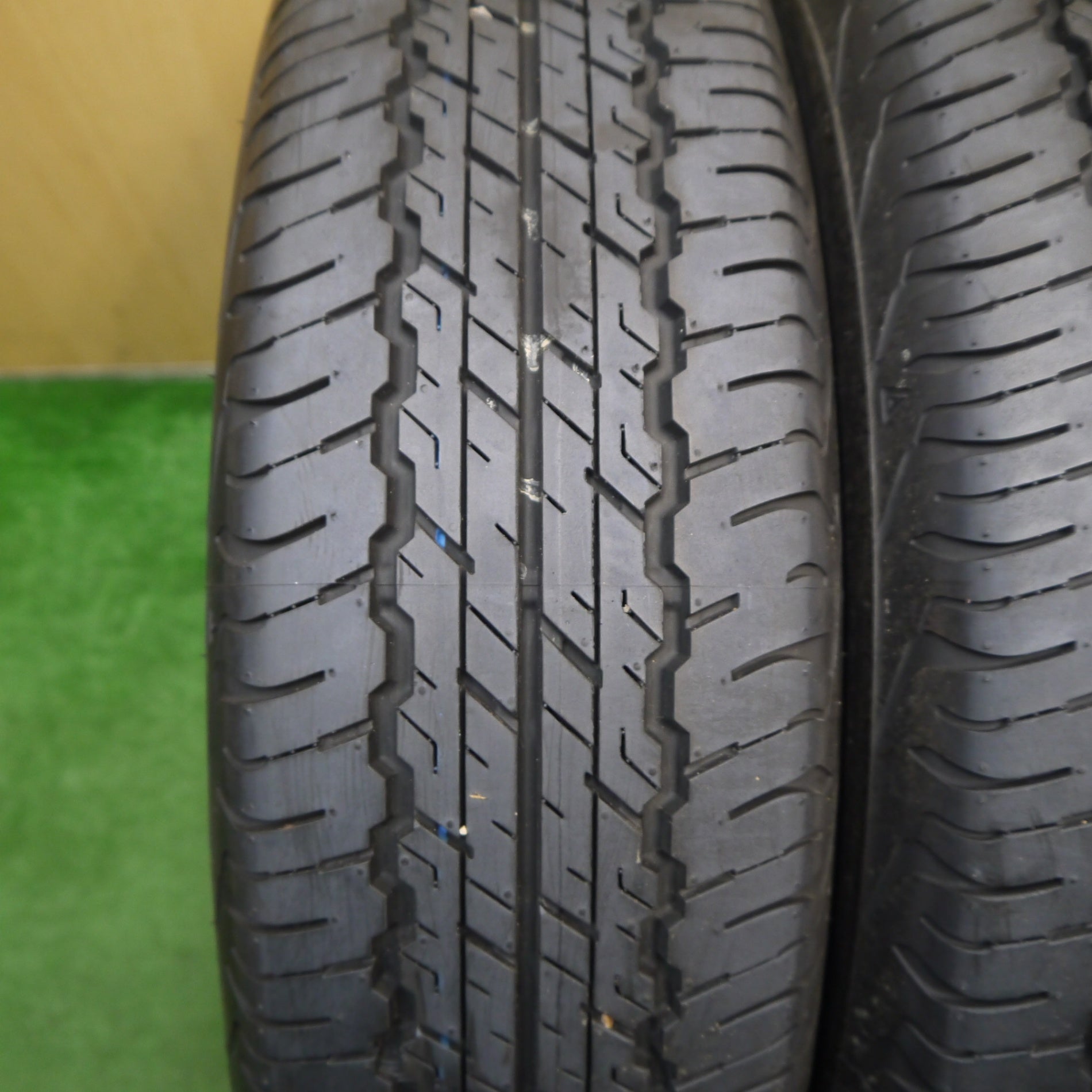 DUNLOP AT20 195/80R15 新車外し　2025年11週製造 ダンロップ GRANDTREK AT20 195/80R15 新車外し 2024年製造 4本