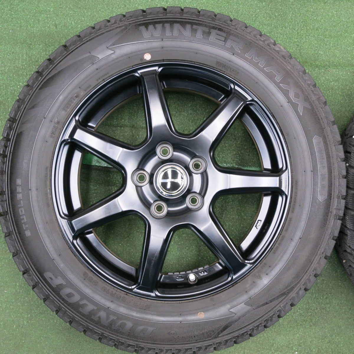 *送料無料* バリ溝！21年！キレイ！9.5分★スタッドレス 205/65R16 ダンロップ ウインターマックス WM02 PRD 16インチ PCD114.3/5H★4040901TNス