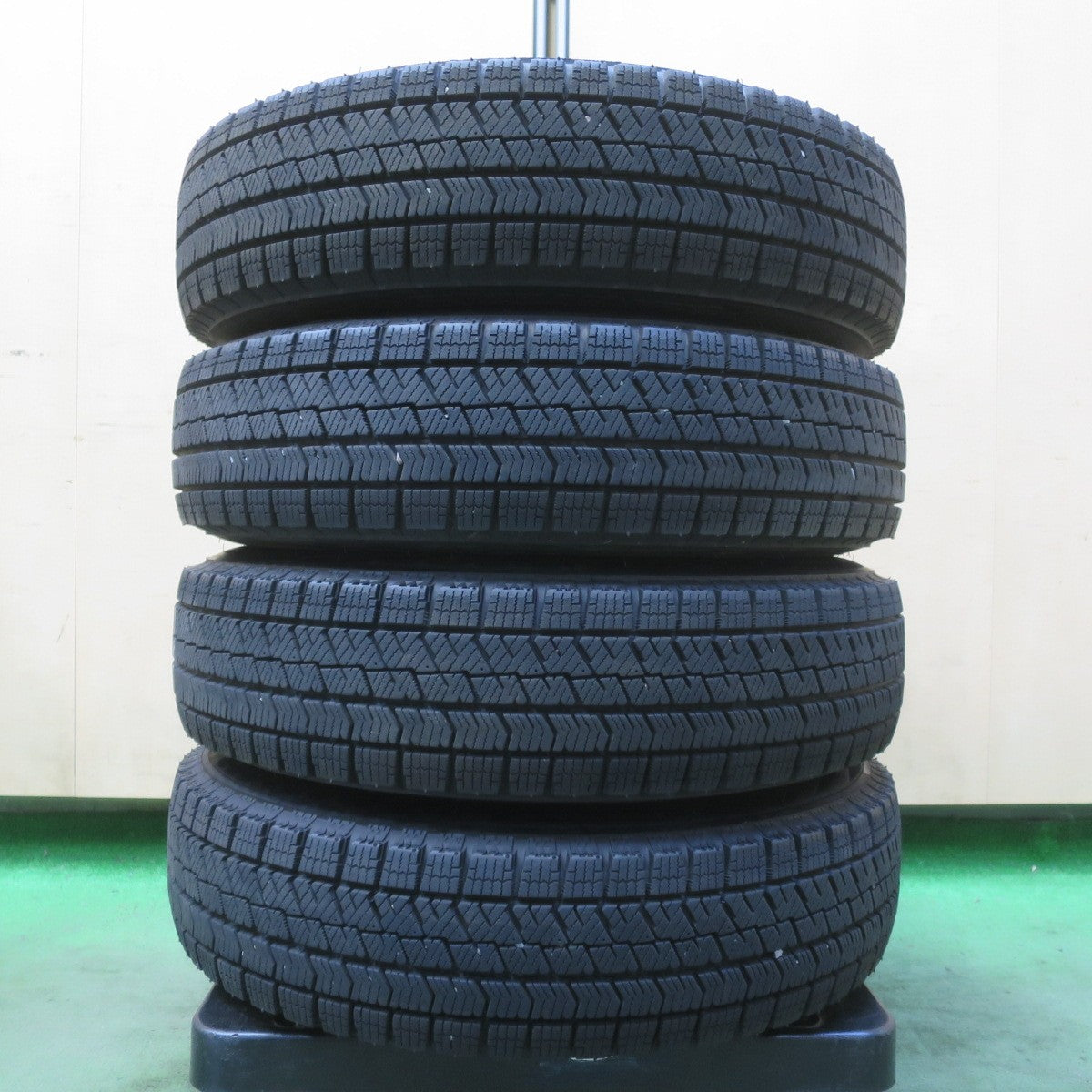 バリ溝！23年！8.5分◎スタッドレス 145/80R13 ブリヂストン ブリザック VRX2 AZ SPORTS AZスポーツ 13インチ PCD100/4H◎6080704イス