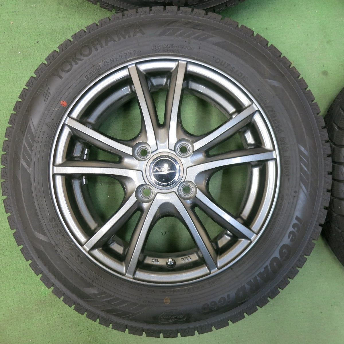 バリ溝！22年！キレイ！ほぼ10分★スタッドレス 165/70R14 ヨコハマ アイスガード iG60 NIRVANA NV ニルバーナ ニルヴァーナ 14インチ PCD100/4H★5052813SYス