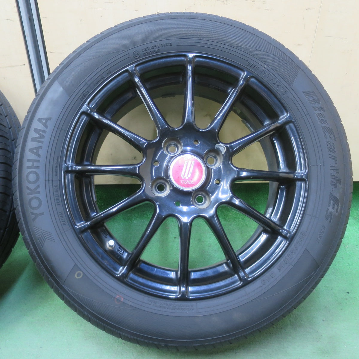 バリ溝！25年！8.5分★175/65R15 ヨコハマ BluEarth-ES ES32 LYZER ライザー ブルーアース 15インチ PCD100/4H★6051402イノ