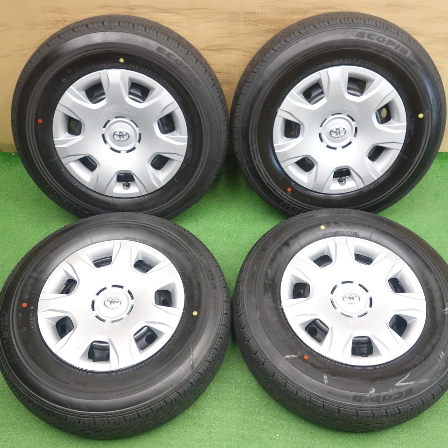 新車外し◎トヨタ 200系 ハイエース 純正 スチール 195/80R15 107/105N ブリヂストン エコピア RD613 15インチ PCD139.7/6H◎6061101KTノ