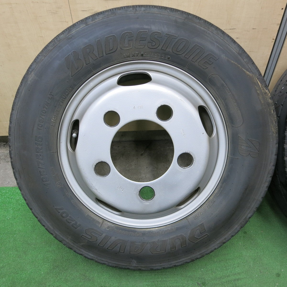バリ溝！21年！8.5分★日野 デュトロ 純正 TOPY スチール 195/75R15 109/107N ブリヂストン デュラビス R207 トラック DURAVIS PCD203.2/5H★5022501ナノ