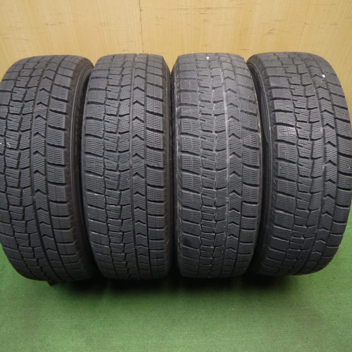 バリ溝！23年！9.5分◎シエンタ 等 185/60R15 スタッドレス ダンロップ ウインターマックス WM02 TEAD テッド 15インチ PCD100/5H◎6092902Hス