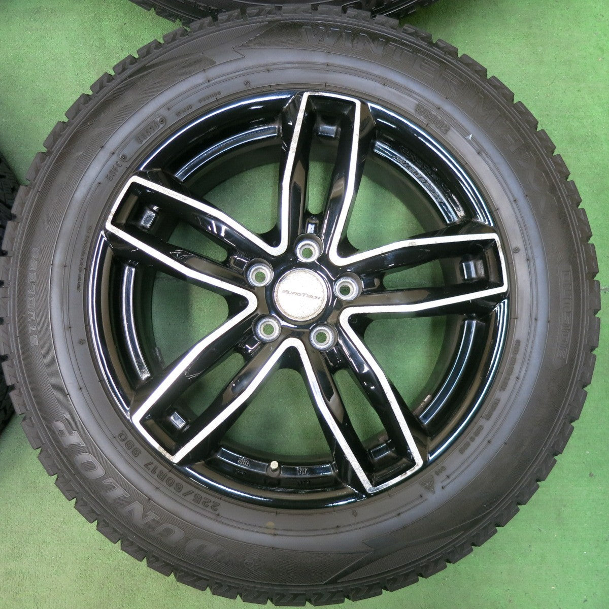[送料無料] バリ溝！20年！9.5分★プジョー 等 EUROTECH 225/60R17 スタッドレス ダンロップ ウインターマックス WM02 ユーロテック 17インチ PCD108/5H★4122501SYス