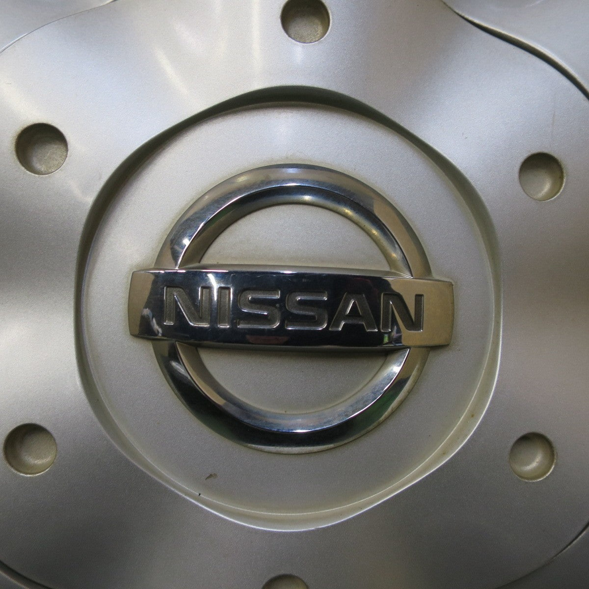 バリ溝！キレイ！9.5分★日産 ムラーノ 純正 225/65R18 スタッドレス ダンロップ ウインターマックス SJ8 18インチ PCD114.3/5H★5093005イス