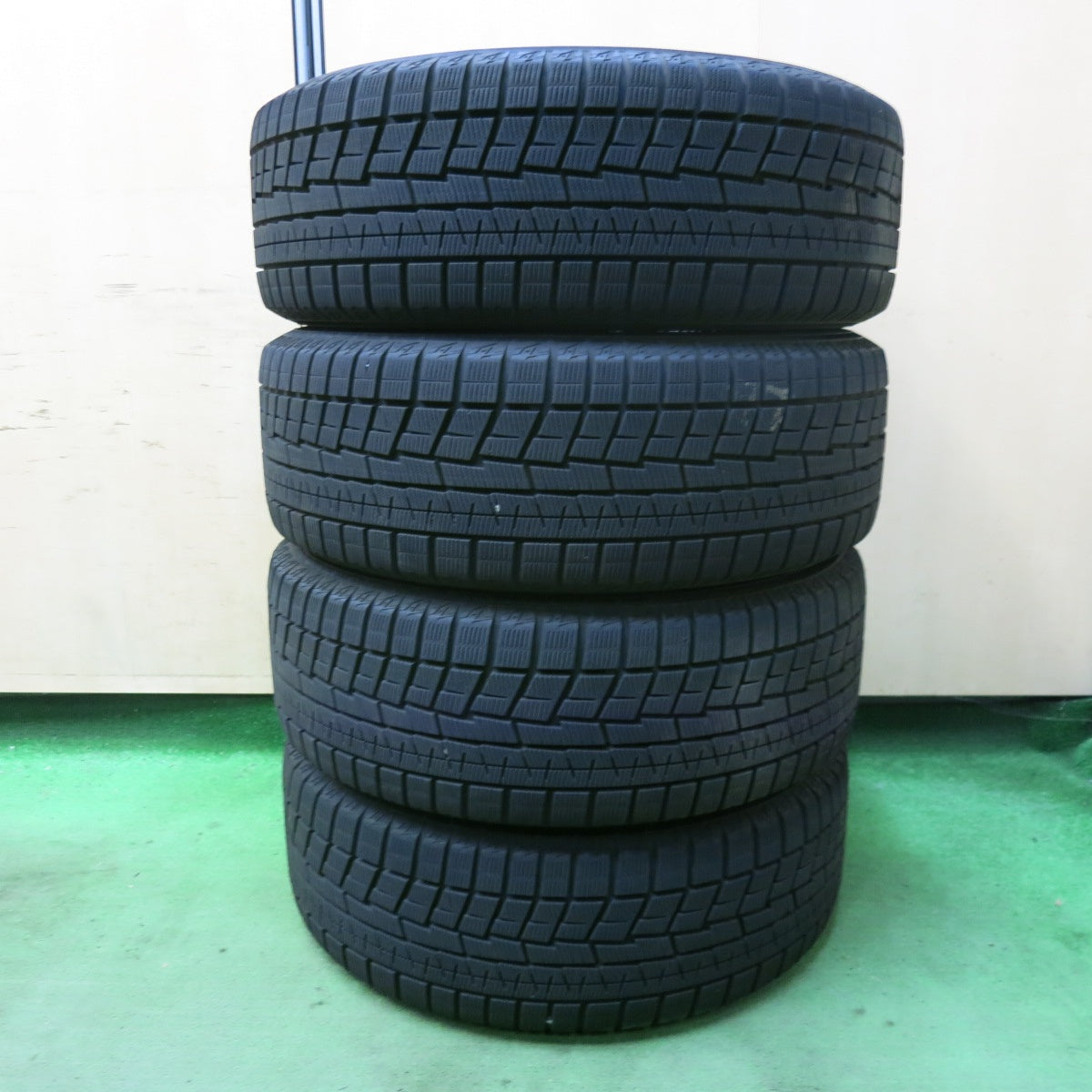 バリ溝！23年！キレイ！9.5分★スタッドレス 215/55R17 ヨコハマ アイスガード iG60 SIBILLA NEXT PX シビラ 17インチ PCD114.3/5H★5062602SYス