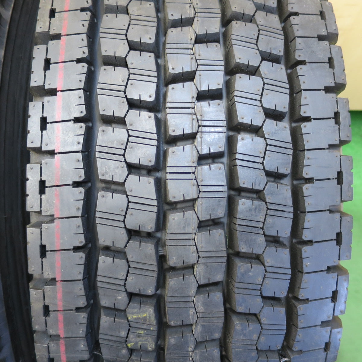 未使用！23年！2本★トラック タイヤ 245/70R19.5 136/134J スタッドレス ブリヂストン W999 19.5インチ★5041214イスタ