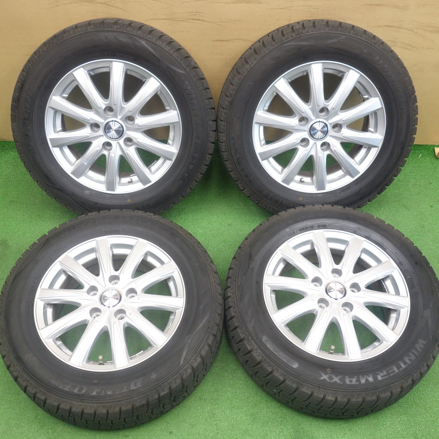 バリ溝！23年！キレイ！9.5分★スタッドレス 195/65R15 ダンロップ ウインターマックス WM02 JOKER ジョーカー 15インチ PCD114.3/5H★6040501KTス