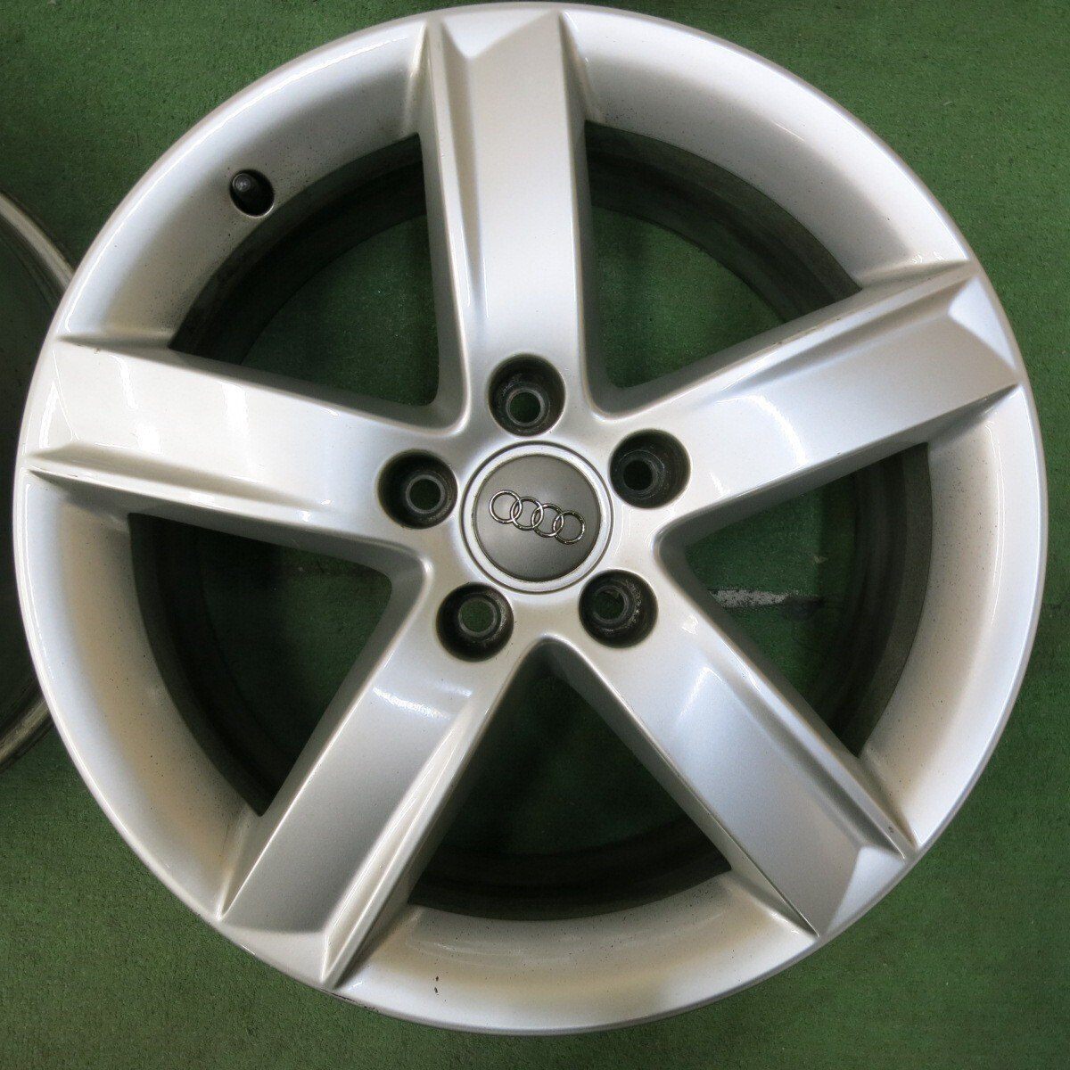 4本価格★アウディ A6 純正 ホイール 17インチ 17×7J PCD112/5H★5011709SYホ