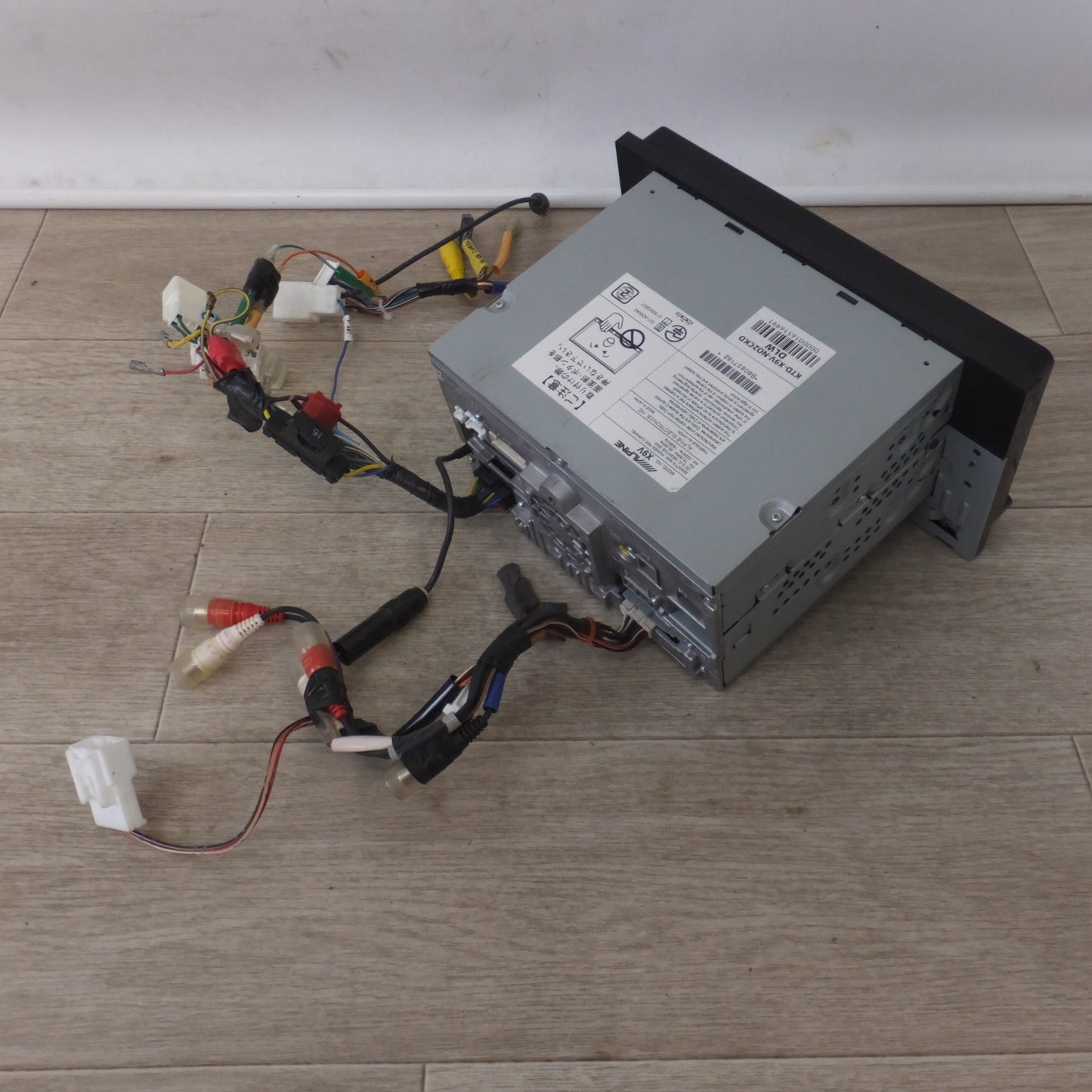 [送料無料] 現状品★アルパイン ALPINE メモリーナビ X9V KTD-X9V-NO2CKD DLW　セキュリティロック　トヨタ ノア ハイブリッド Si 専用(49)★