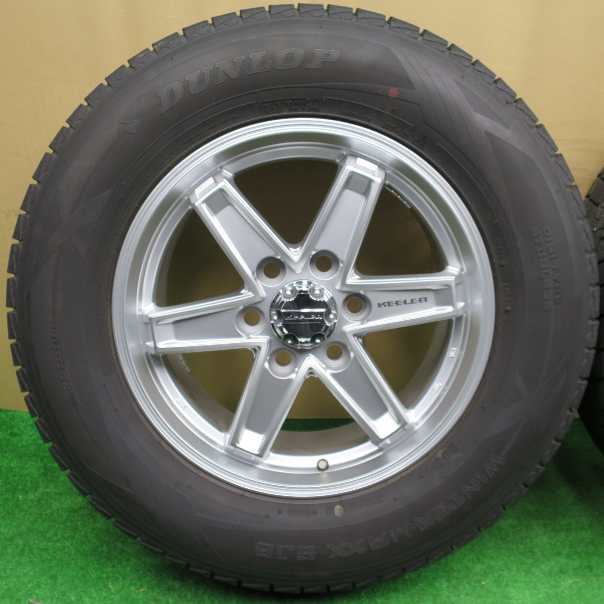 バリ溝！23年！キレイ！9.5分★KEELER TACTICS 265/65R18 スタッドレス ダンロップ ウインターマックス SJ8 SJ8+ キーラー タクティクス 18インチ PCD139.7/6H★5120501NKス