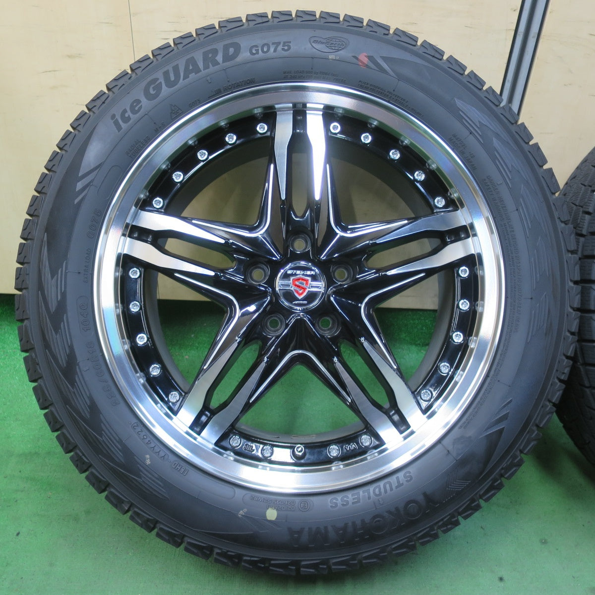バリ溝！22年！キレイ！9.5分★STEINER AME 225/60R18 スタッドレス ヨコハマ アイスガード G075 シュタイナー 18インチ PCD114.3/5H★5061102イス