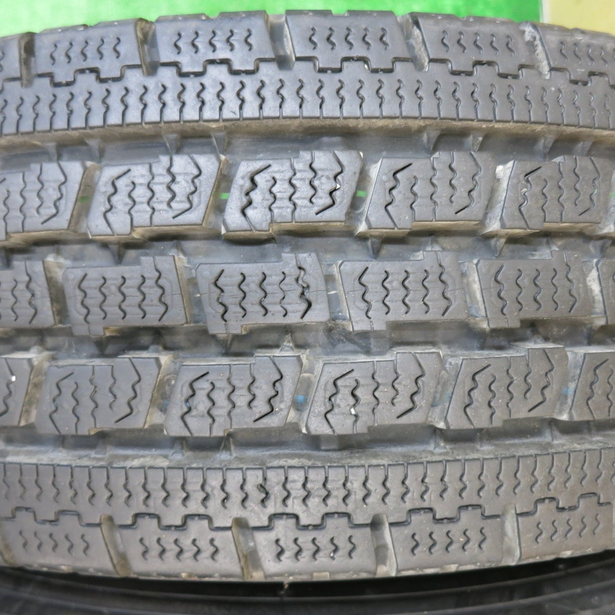 バリ溝！9.5分以上★スタッドレス 165R13 6PR トーヨー デルベックス 934 VIOLENTO ヴィオレント 13インチ PCD100/4H★5042003TNス
