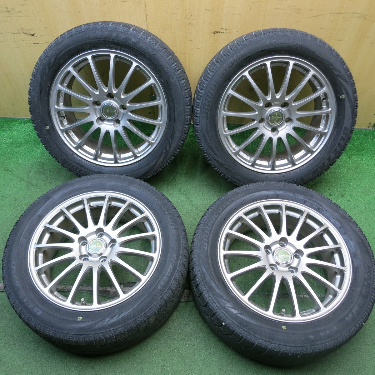 キレイ★スタッドレス 215/55R17 ブリヂストン ブリザック VRX ECO FORME エコフォルム 17インチ PCD114.3/5H★5081010HAス