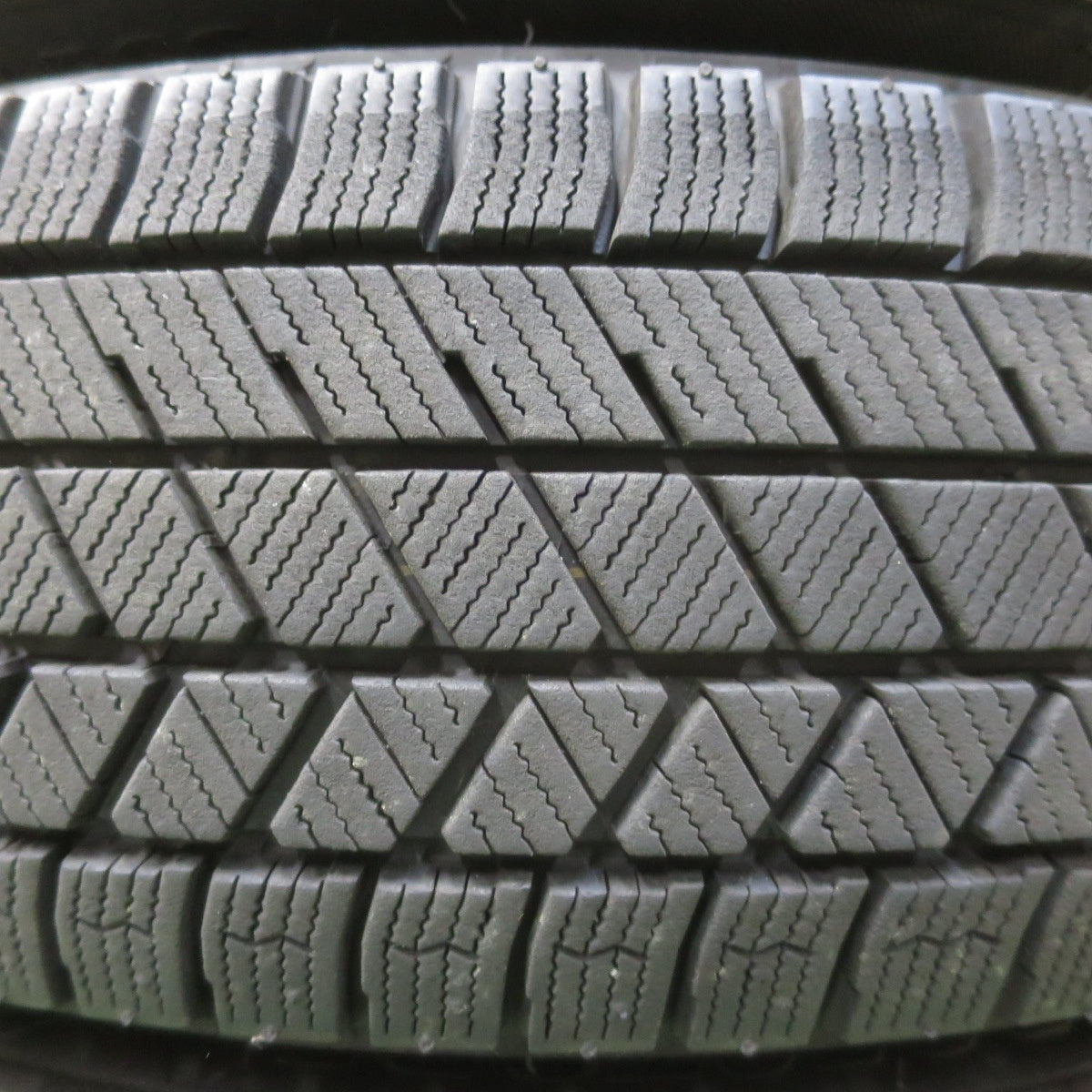 バリ溝！22年！キレイ！9.5分★ワーゲン up! 純正 BORBET 165/70R14 スタッドレス ブリヂストン ブリザック VRX3 アップ ボルベット 14インチ PCD100/4H★6030503イス