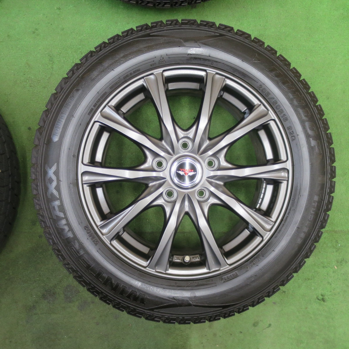バリ溝！22年！キレイ！9.5分★スタッドレス 205/60R16 ダンロップ ウインターマックス WM02 TEAD テッド 16インチ PCD114.3/5H★6042305TTス