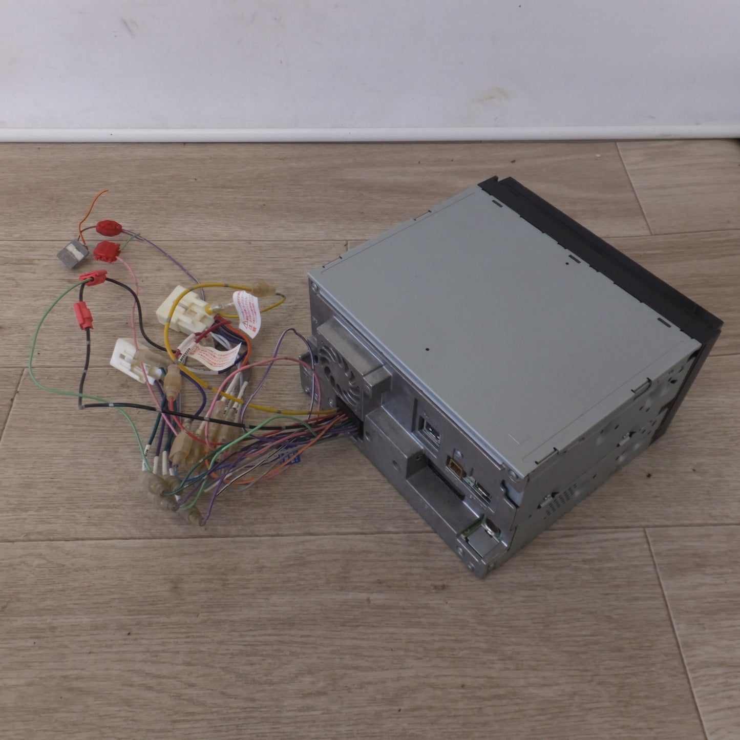 [送料無料] ★カロッツェリア carrozzeria AV一体型メモリーナビゲーション 楽ナビ AVIC-MRZ02[16]★