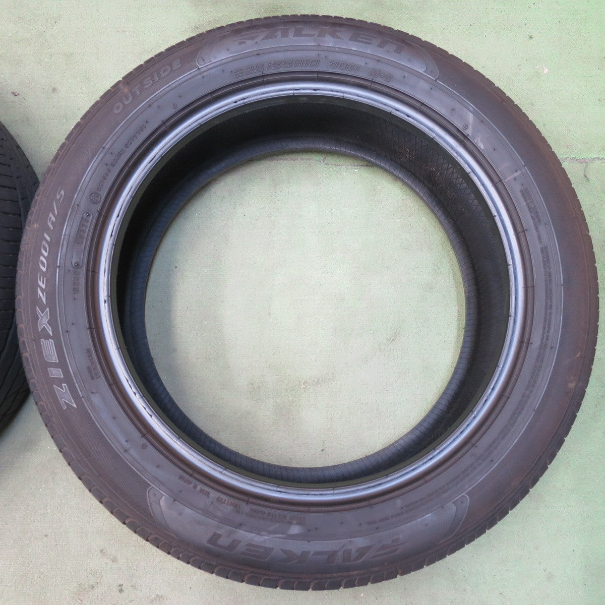 バリ溝！24年！8.5分◎225/55R18 ファルケン ZIEX ZE001 A/S タイヤ 18インチ デリカ D:5 アウトランダー エクストレイル クロストレック 等◎6082802イスタ