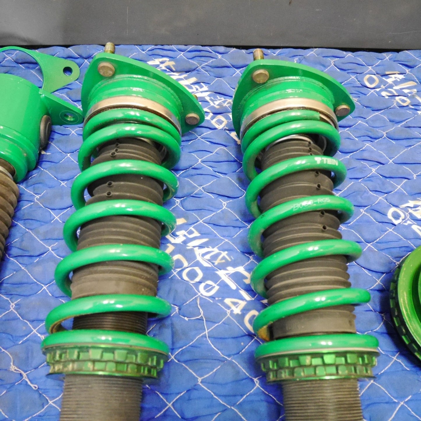 [送料無料] 1台分☆TEIN FLEXZ BMEFS/BM2FS アクセラ スポーツ 車高調 サスペンション VCMA8-11Y46 -R -L VCMA9-11931 1E010☆