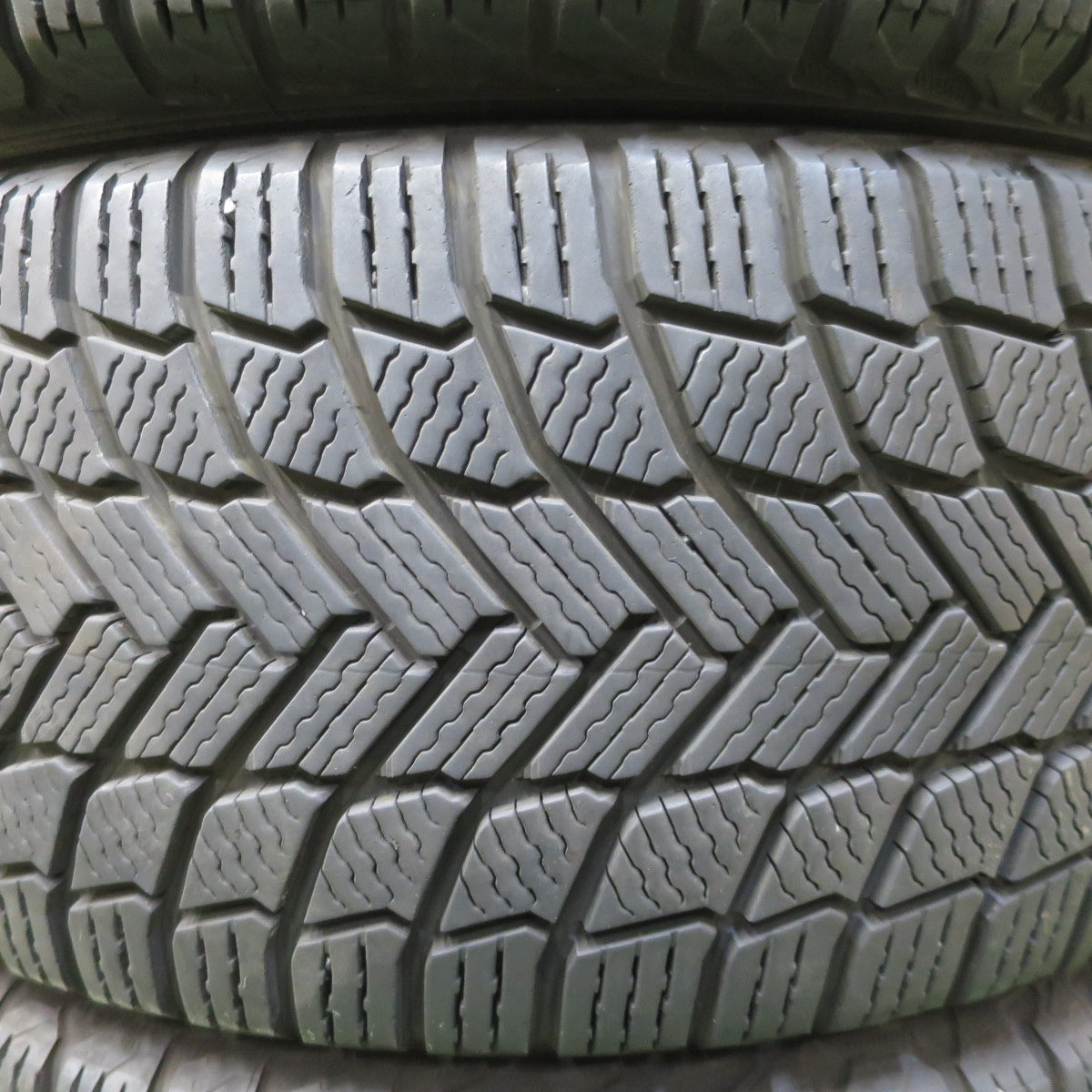 バリ溝！22年！8.5分◎スタッドレス 225/45R17 ミシュラン X-ICE SNOW タイヤ 17インチ ベンツ C A クラス アウディ A3 BMW F20 1シリーズ F22 等◎6100205NGスタ