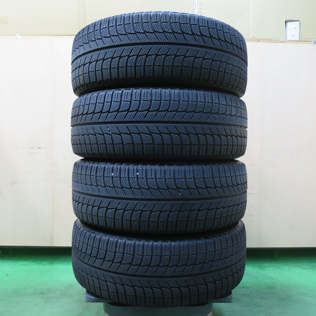[送料無料] 4本価格★日産 リーフ 純正 エスティーロ 205/55R16 スタッドレス ミシュラン X-ICE3+ 16インチ PCD114.3/5H★4120609イス