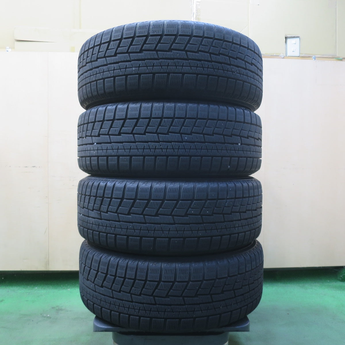 バリ溝！キレイ！9分★インプレッサ 等 205/50R17 スタッドレス ヨコハマ アイスガード iG60 INVERNO インヴェルノ 17インチ PCD100/5H★6032301イス